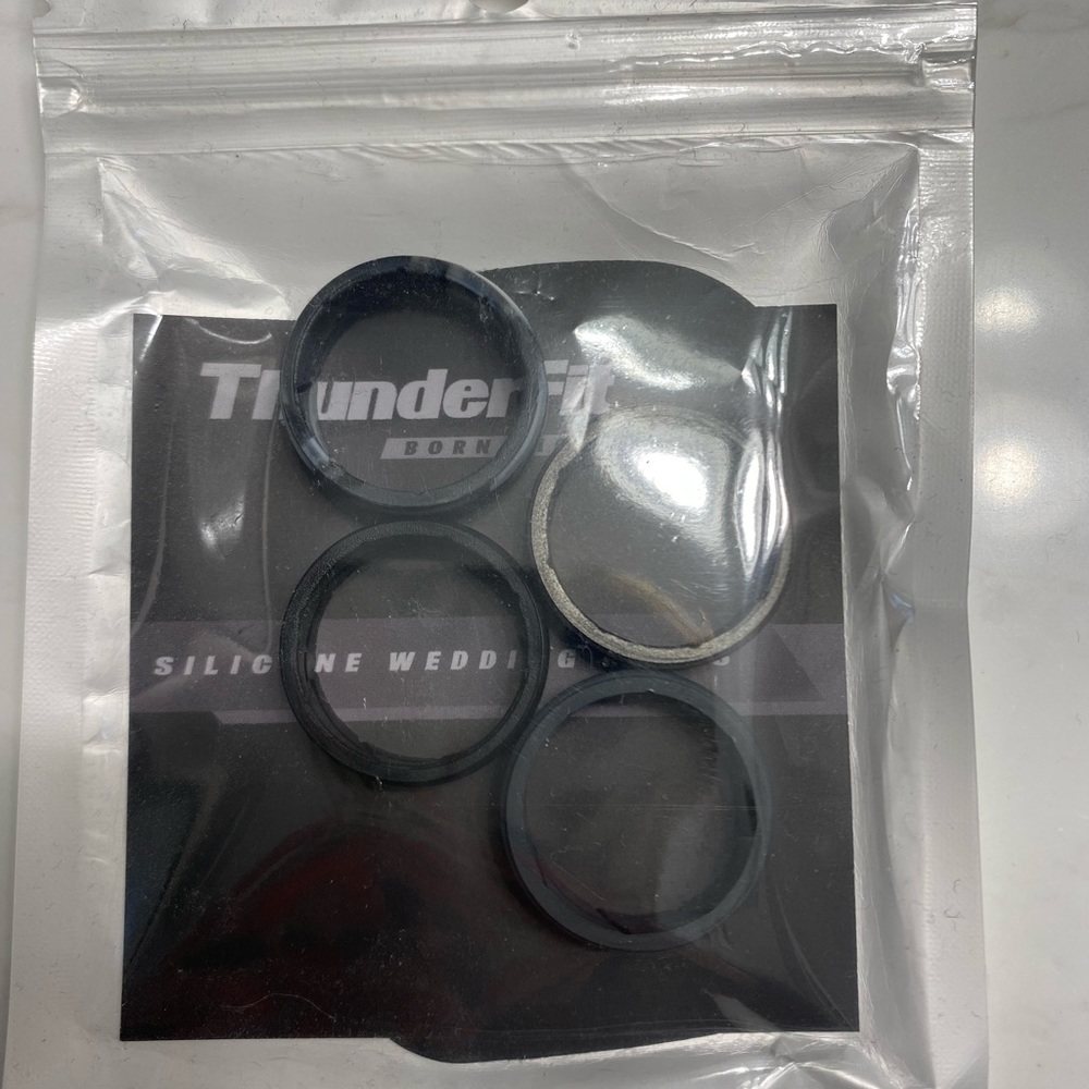 Men’s Wedding Bands